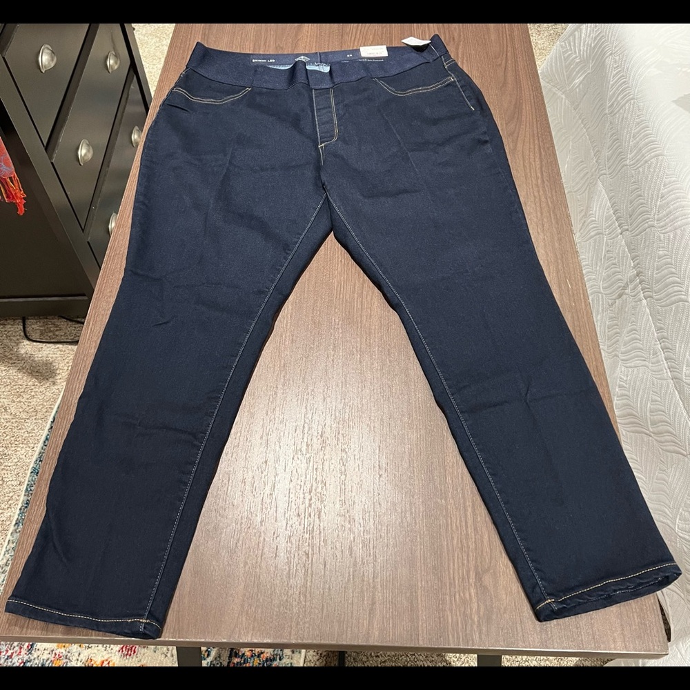 NWT- St John’s Bay, Size 2X, Mid-Rise Skinny Jean